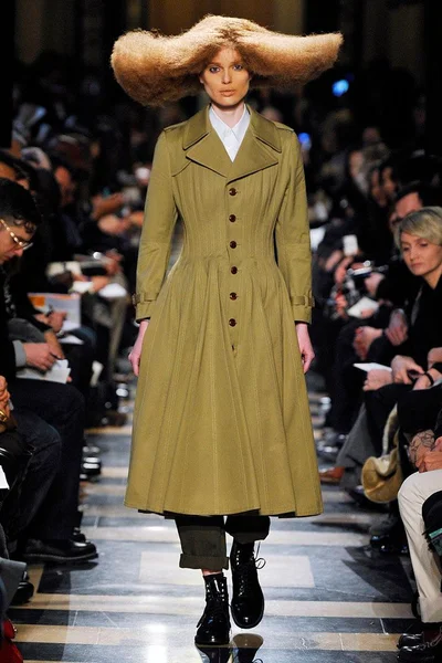 Look 2